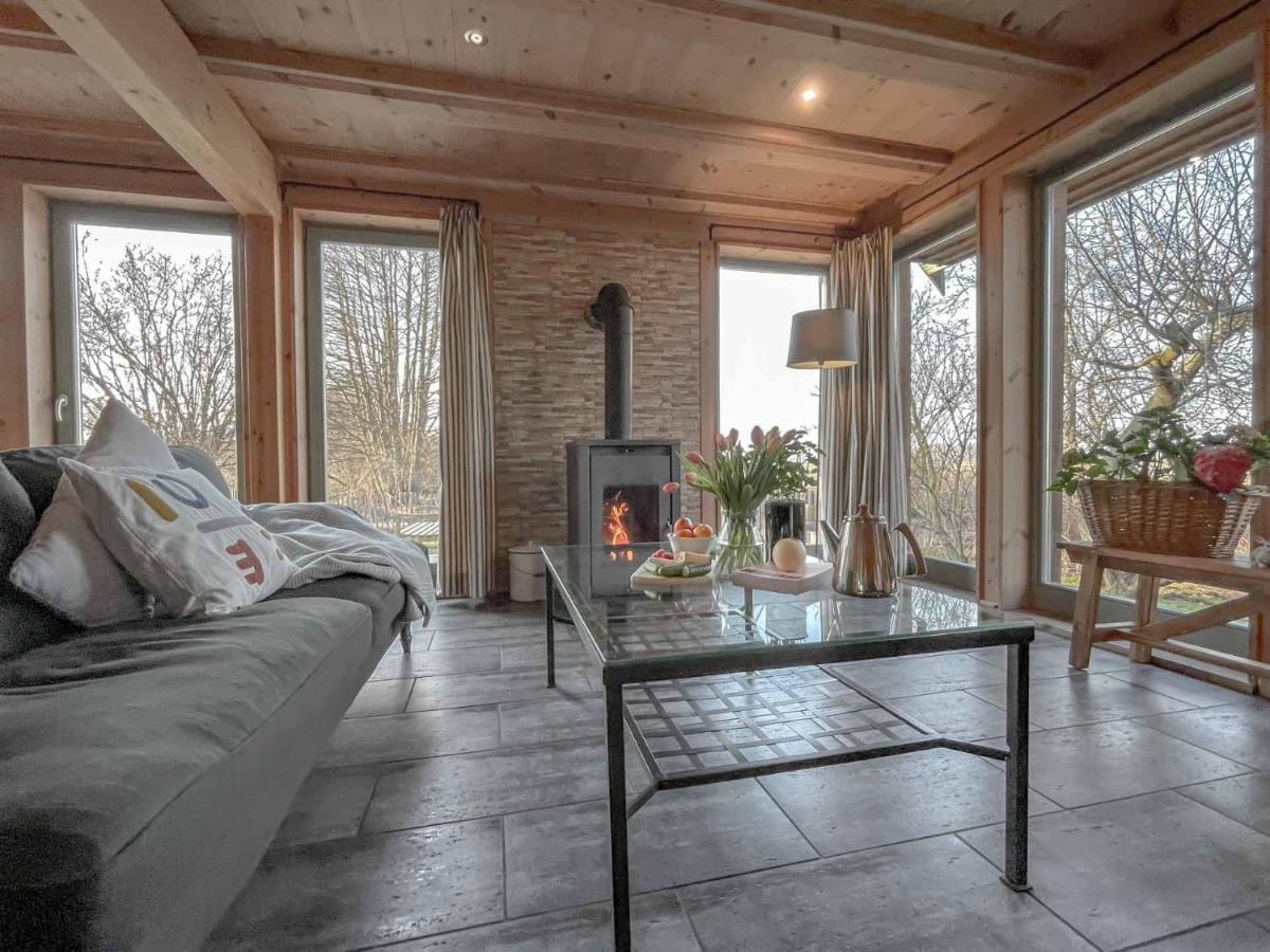 Traumhaff Kuestenchalets - Einzigartige Chalets An Der Ostsee. Ganz Aus Laerchenholz Mit Kamin Und Sauna Vogelsang-Warsin Extérieur photo