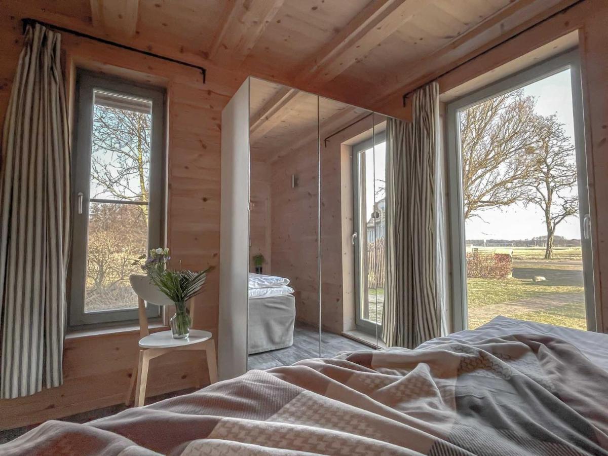 Traumhaff Kuestenchalets - Einzigartige Chalets An Der Ostsee. Ganz Aus Laerchenholz Mit Kamin Und Sauna Vogelsang-Warsin Extérieur photo