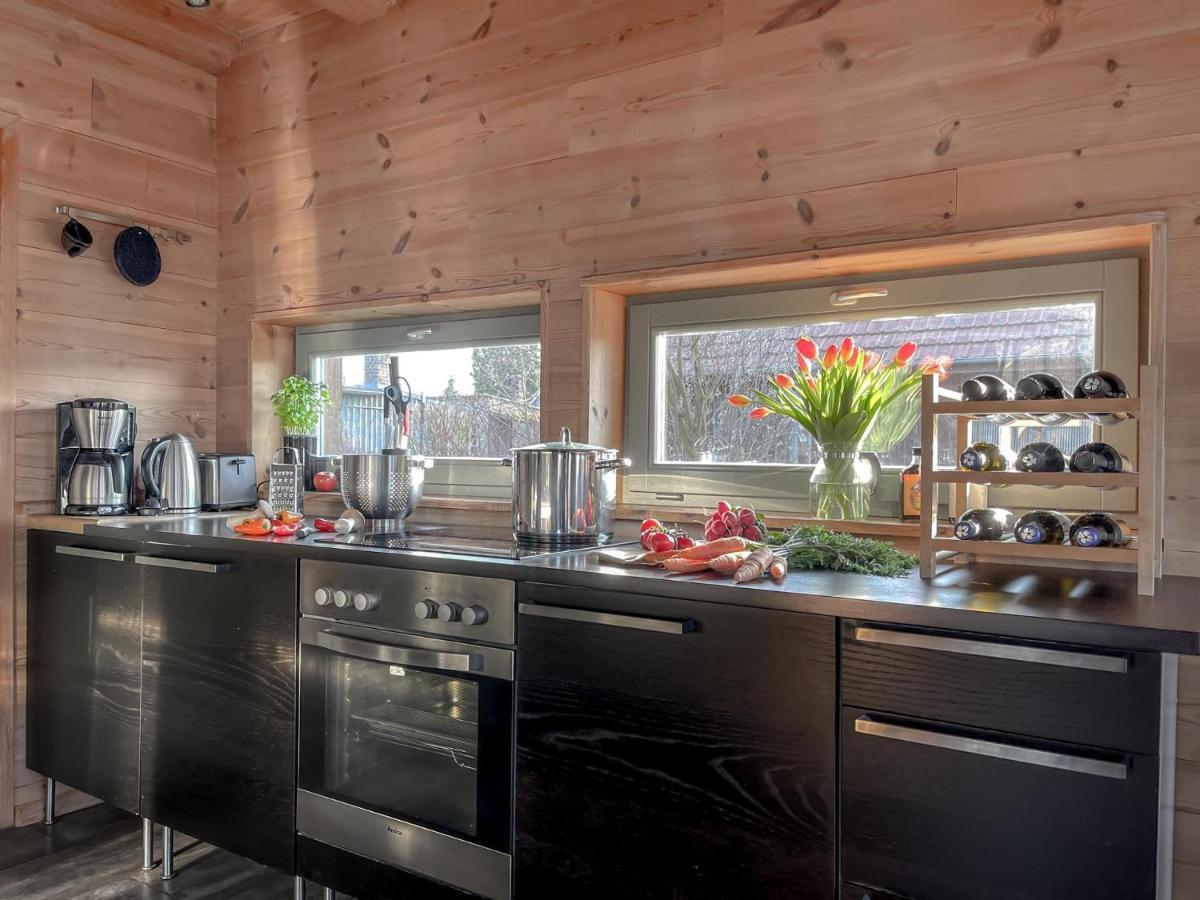 Traumhaff Kuestenchalets - Einzigartige Chalets An Der Ostsee. Ganz Aus Laerchenholz Mit Kamin Und Sauna Vogelsang-Warsin Extérieur photo
