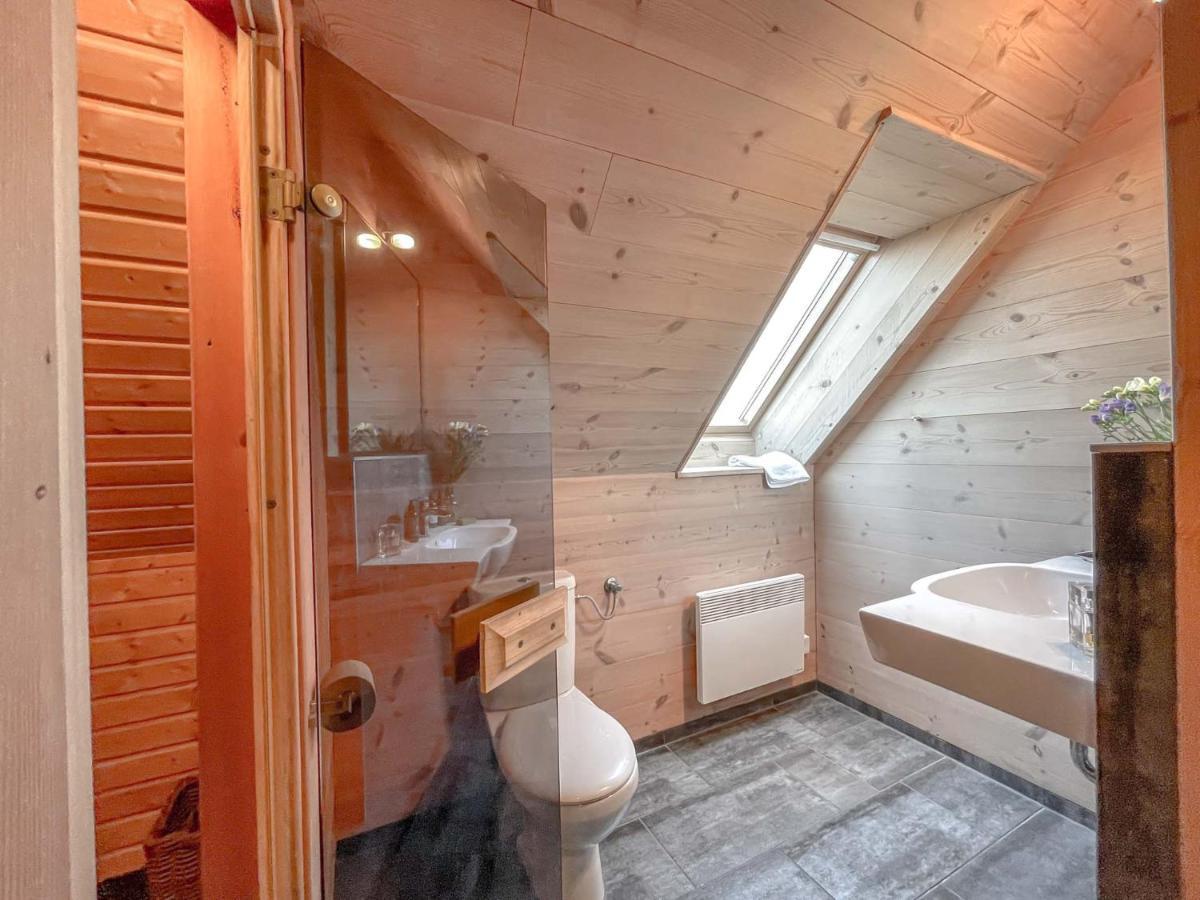 Traumhaff Kuestenchalets - Einzigartige Chalets An Der Ostsee. Ganz Aus Laerchenholz Mit Kamin Und Sauna Vogelsang-Warsin Extérieur photo