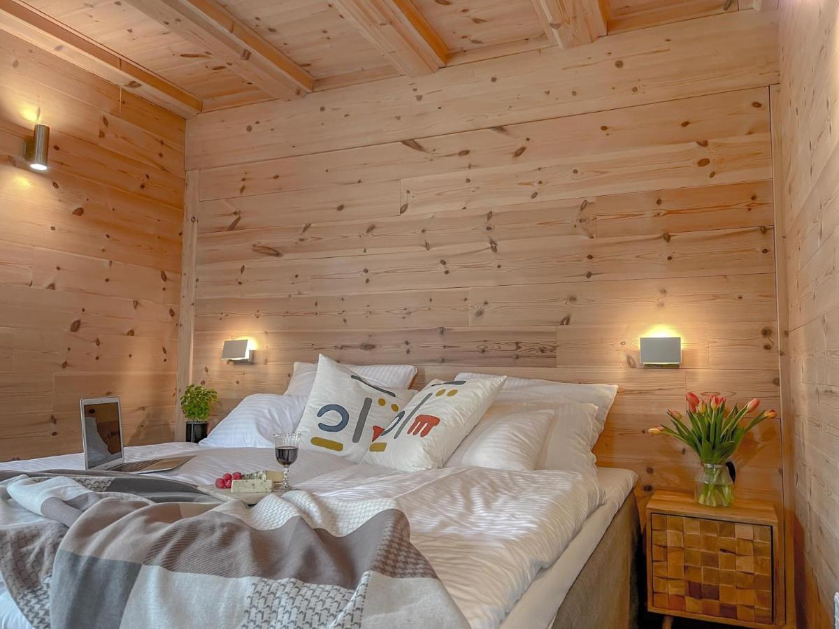 Traumhaff Kuestenchalets - Einzigartige Chalets An Der Ostsee. Ganz Aus Laerchenholz Mit Kamin Und Sauna Vogelsang-Warsin Extérieur photo